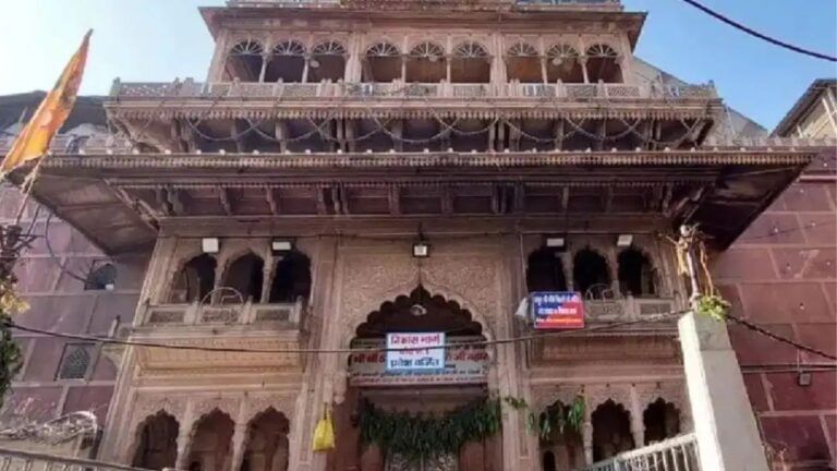 बांके बिहारी कॉरिडोर: एक ही घर में दो सुर पिता समर्थन में तो बेटा...