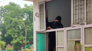 जानकीपुरम में की एक करोड़ की चोरी, चोरों ने खाया मेवा और बीड़ी पीकर हुए फरार जानकीपुरम में की एक करोड़ की चोरी, चोरों ने खाया मेवा और बीड़ी पीकर हुए फरार