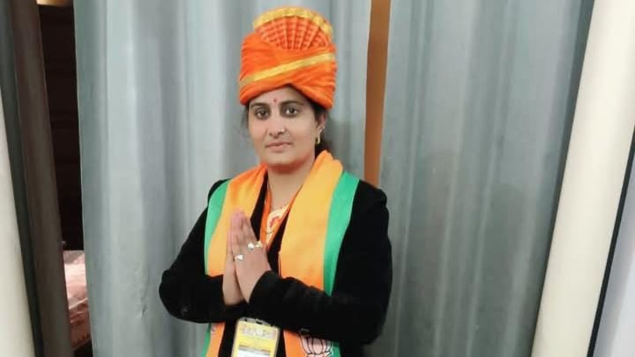 सहारनपुर में बीजेपी विधायक के खिलाफ महापंचायत… पार्टी ने कोमल गुर्जर को किया निष्कासित सहारनपुर में बीजेपी विधायक के खिलाफ महापंचायत… पार्टी ने कोमल गुर्जर को किया निष्कासित
