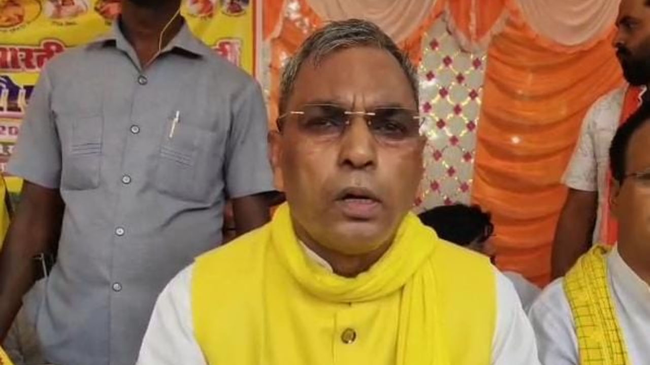 ‘…इसलिए रातभर-रातभर कर रहे हैं’, अखिलेश के बयान पर ओपी राजभर का पलटवार, लगाए ये आरोप ‘…इसलिए रातभर-रातभर कर रहे हैं’, अखिलेश के बयान पर ओपी राजभर का पलटवार, लगाए ये आरोप