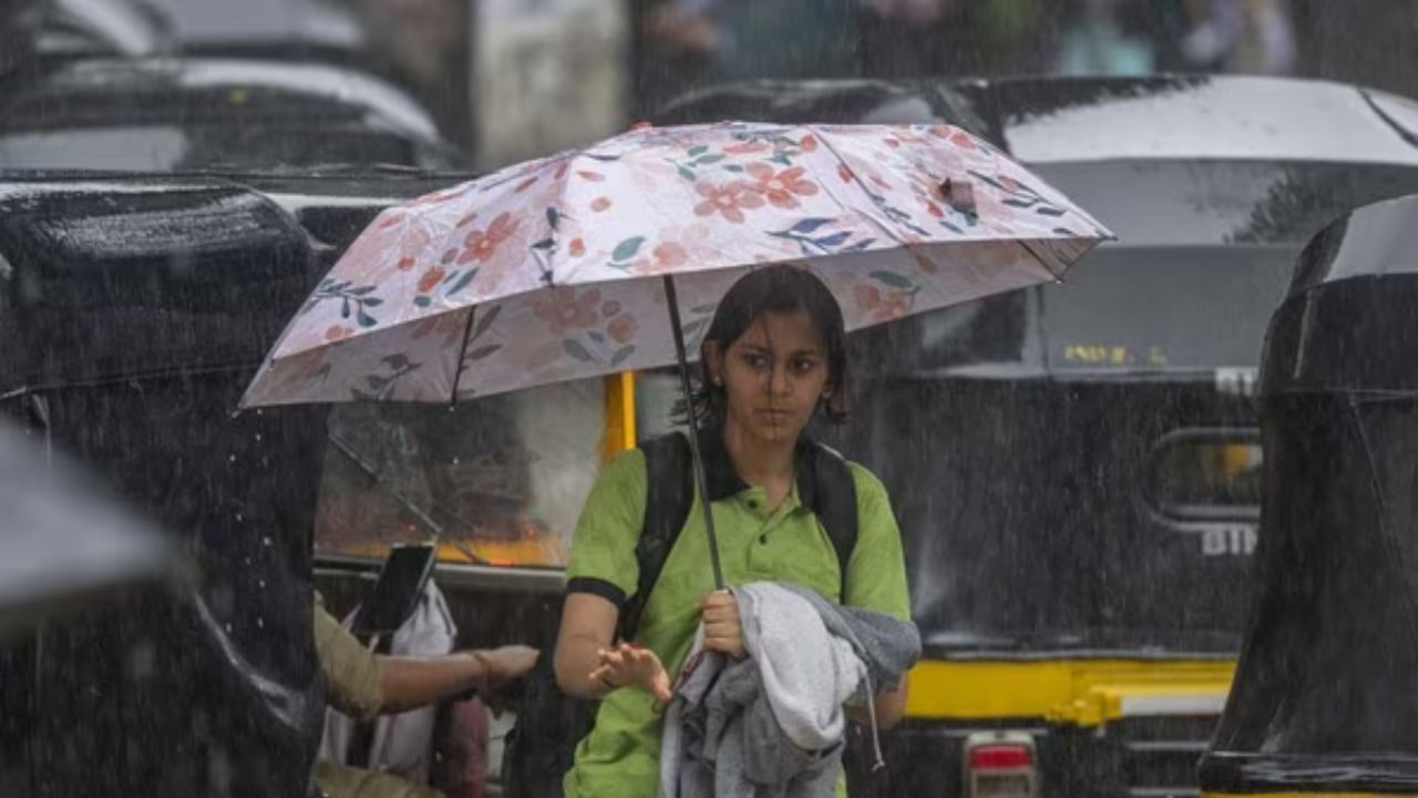 दिन भर गर्मी शाम को बदला मौसम; यूपी में कई जगह झमाझम बारिश