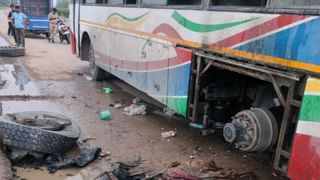 आगरा-कानपुर नेशनल हाईवे पर चलती बस में लगी आग, 60 यात्री थे फंसे
