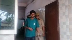 ‘हुज़ूर अब नहीं करूंगा गलती’, फ़र्ज़ी कॉल करने वाले को संभल पुलिस ने सिखाया सबक ‘हुज़ूर अब नहीं करूंगा गलती’, फ़र्ज़ी कॉल करने वाले को संभल पुलिस ने सिखाया सबक