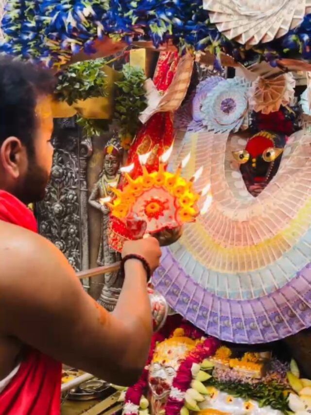 मां विंध्यवासिनी का पहली बार नोटों से हुआ श्रृंगार, युवकों ने ऐसे मनाया अपने दोस्त का बर्थडे