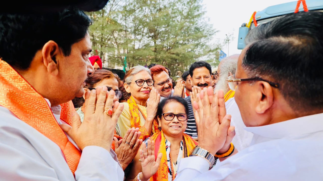 हर हर महादेव के जयघोष के साथ कैलाश मानसरोवर यात्रा का पहला जत्था रवाना