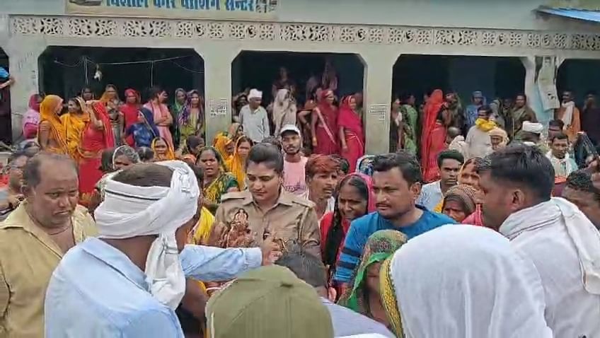 पापा ने ही मां को मारा और फंदे पर लटकाया…बेटे ने ऐसे खोला हत्या का राज पापा ने ही मां को मारा और फंदे पर लटकाया…बेटे ने ऐसे खोला हत्या का राज