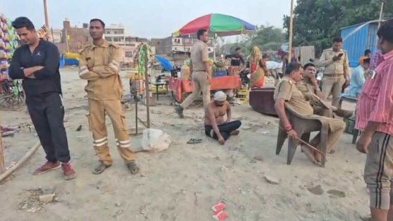 बांके बिहारी दर्शन से पहले यमुना स्नान करते फिसला पैर; डूब गए 2 युवक