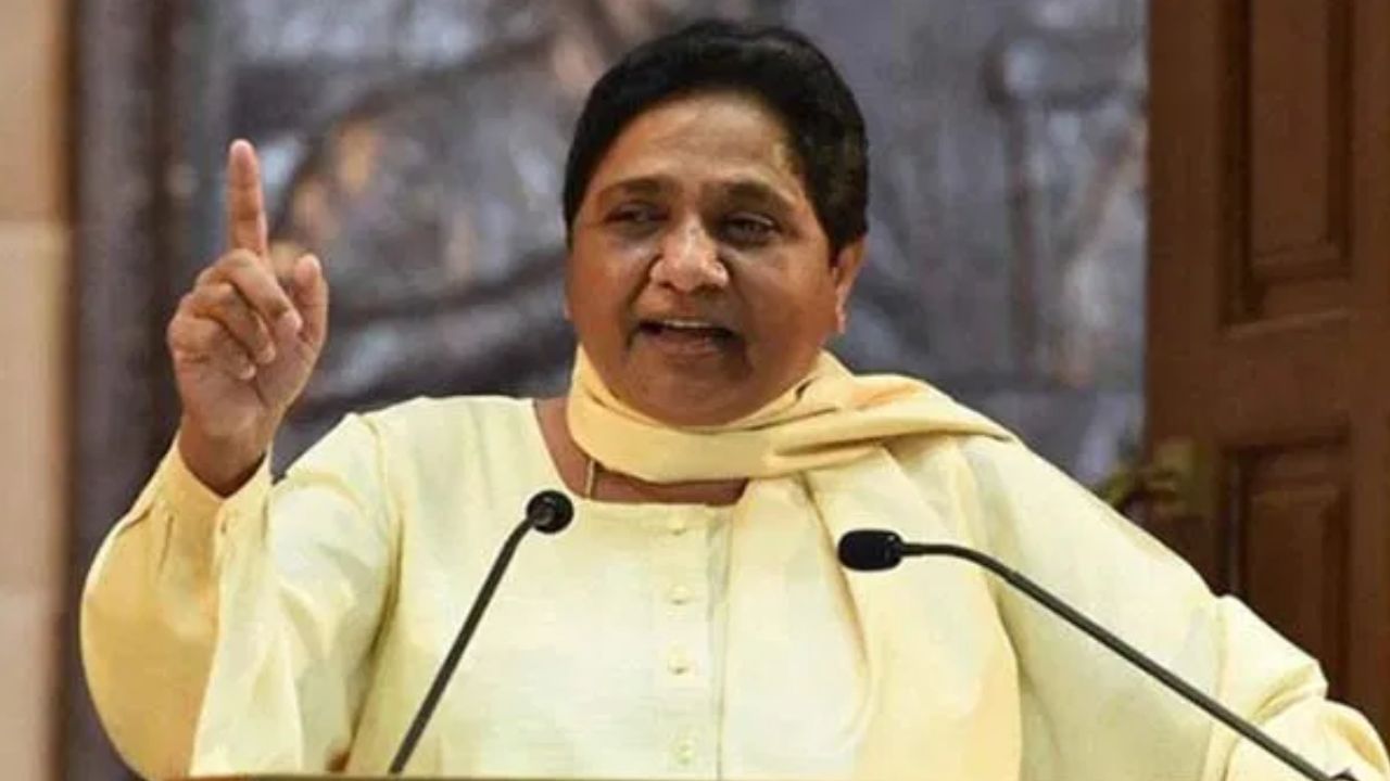 UP में पुलिस भर्ती पर पूर्व CM मायावती के सवाल, पूछा- नया क्या है?