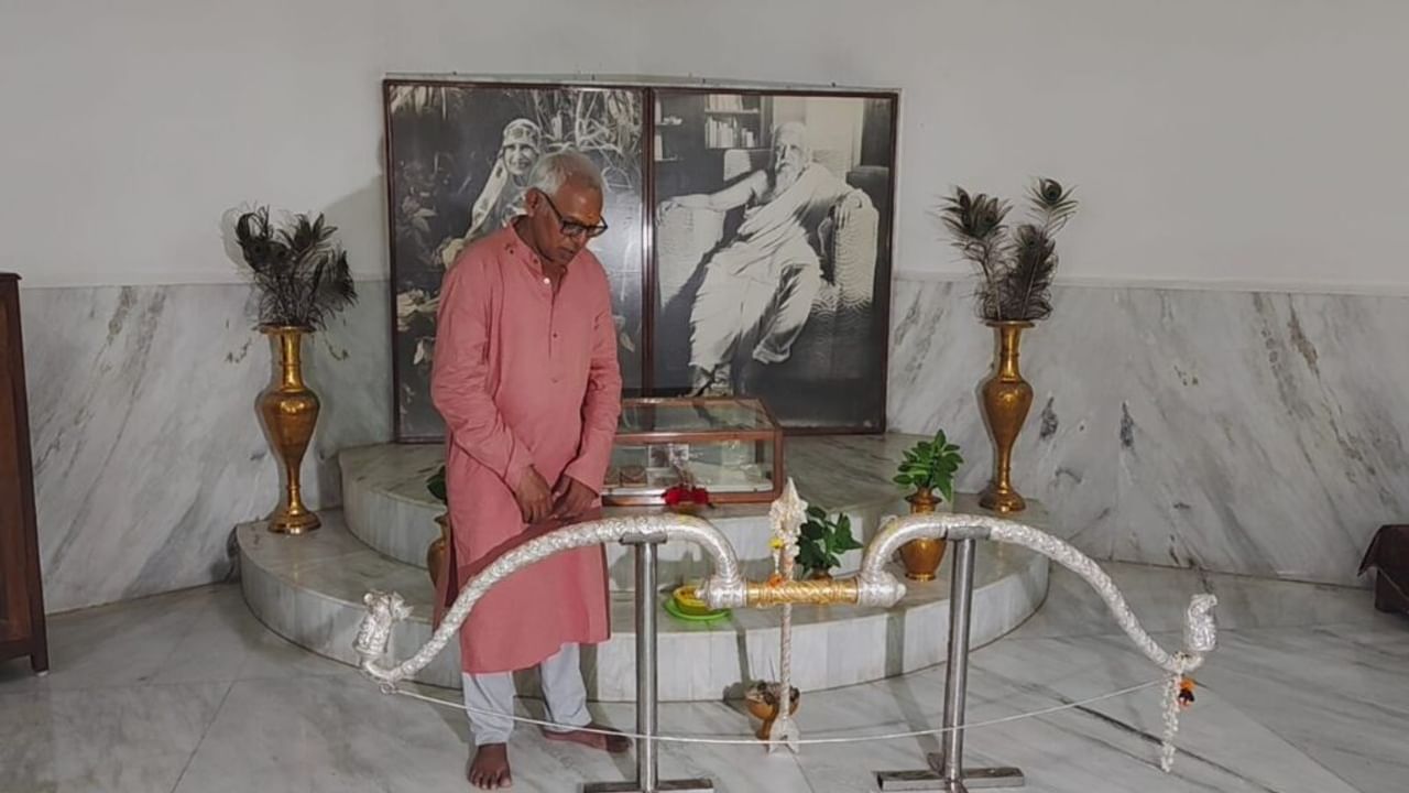 14 किलो चांदी, 250 ग्राम सोना… हैदराबाद के भक्त ने रामलला को दी अनोखी भेंट
