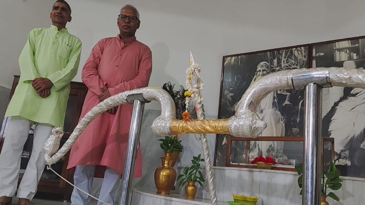 14 किलो चांदी, 250 ग्राम सोना… हैदराबाद के भक्त ने रामलला को दी अनोखी भेंट
