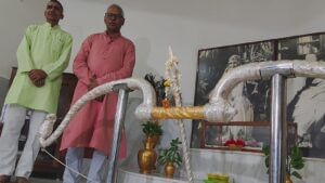 14 किलो चांदी, 250 ग्राम सोना… हैदराबाद के भक्त ने रामलला को दी अनोखी भेंट 14 किलो चांदी, 250 ग्राम सोना… हैदराबाद के भक्त ने रामलला को दी अनोखी भेंट