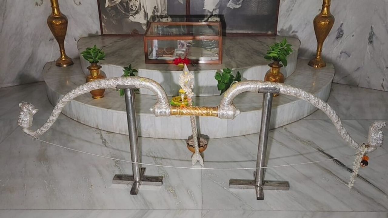 14 किलो चांदी, 250 ग्राम सोना… हैदराबाद के भक्त ने रामलला को दी अनोखी भेंट