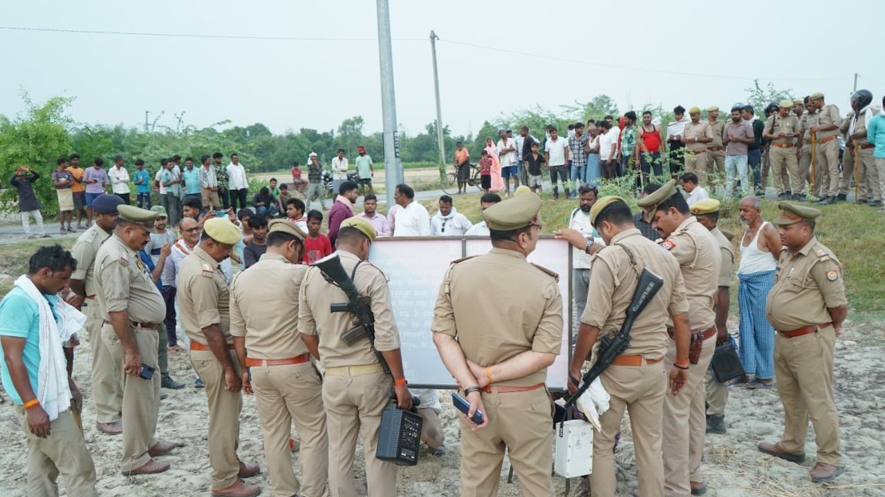 सपा विधायक रमाकांत यादव पर पुलिस का शिकंजा,23 करोड़ की संपत्ति कुर्क; जानें क्या है मामला सपा विधायक रमाकांत यादव पर पुलिस का शिकंजा,23 करोड़ की संपत्ति कुर्क; जानें क्या है मामला