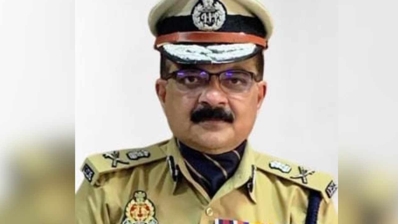 शिरडकर पुलिस भर्ती बोर्ड के चेयरमैन, सुजीत पांडेय को लखनऊ जोन की कमान; UP में 5 IPS अफसरों के तबादले शिरडकर पुलिस भर्ती बोर्ड के चेयरमैन, सुजीत पांडेय को लखनऊ जोन की कमान; UP में 5 IPS अफसरों के तबादले