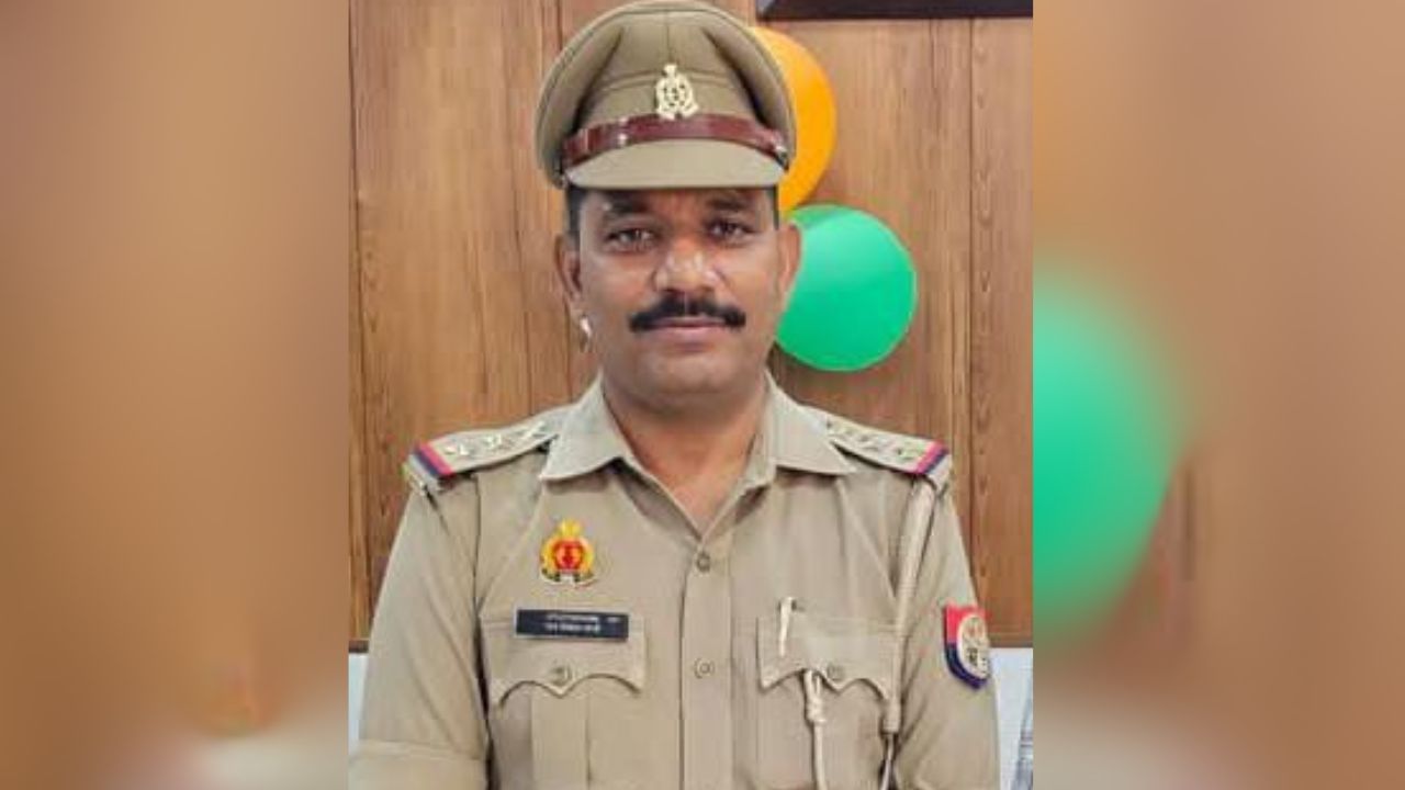 एफआईआर में देरी, रेप पीड़िता से बदसलूकी… DIG की जांच में दोषी मिला कोतवाल, हुआ ये एक्शन एफआईआर में देरी, रेप पीड़िता से बदसलूकी… DIG की जांच में दोषी मिला कोतवाल, हुआ ये एक्शन