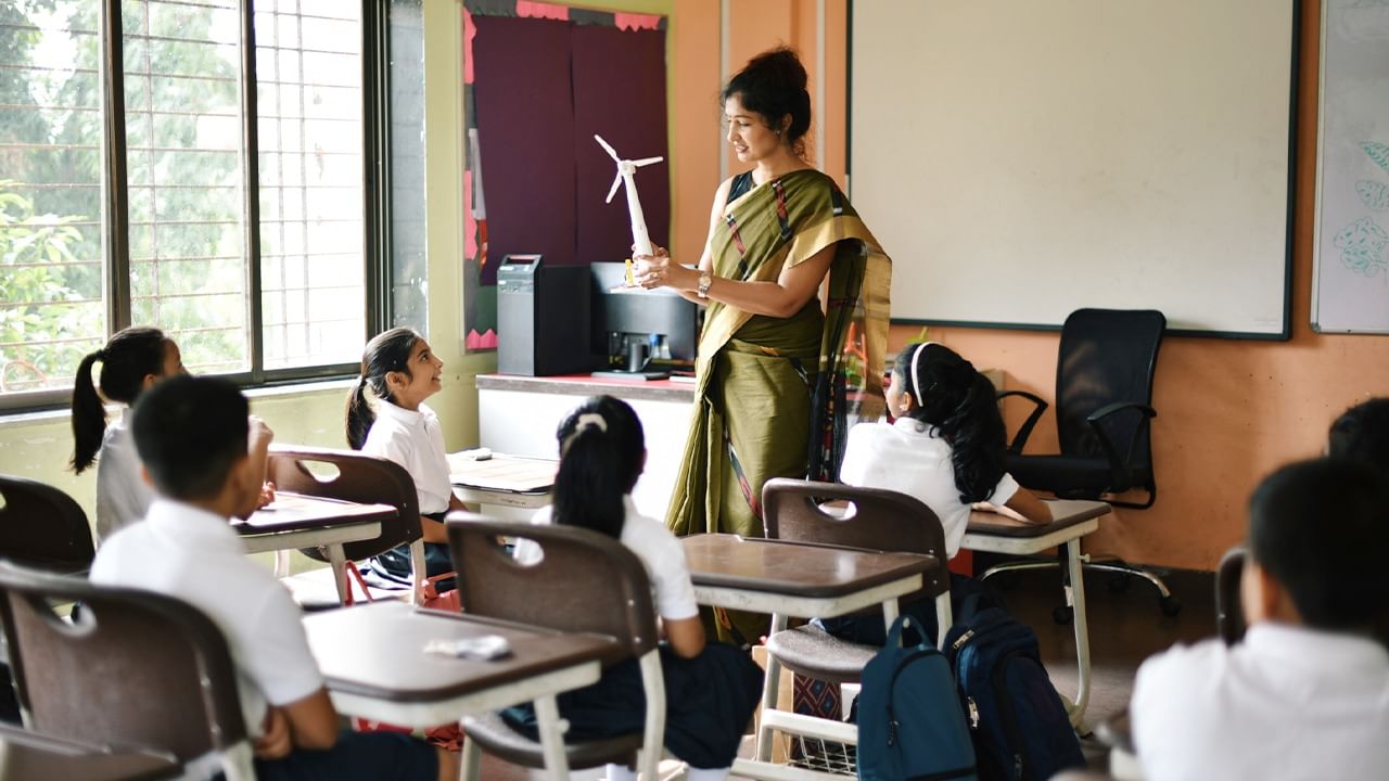 UP में फिर खुलेगा नौकरियों का पिटारा, 50 हजार शिक्षक भर्ती का रास्ता साफ; जानें कब आएगा विज्ञापन UP में फिर खुलेगा नौकरियों का पिटारा, 50 हजार शिक्षक भर्ती का रास्ता साफ; जानें कब आएगा विज्ञापन