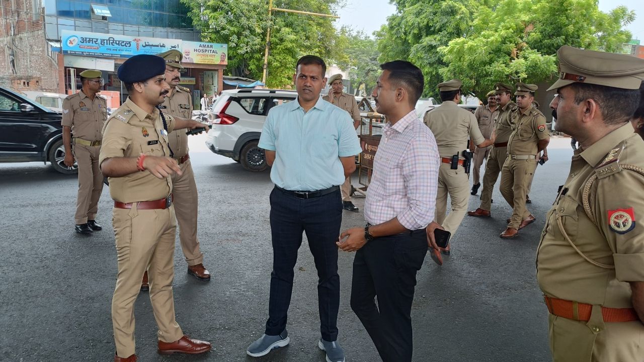 लखनऊ में हर घंटे 65 लोग तोड़ रहे हैं ट्रैफिक रेड लाइट, अब एक्शन की तैयारी! लखनऊ में हर घंटे 65 लोग तोड़ रहे हैं ट्रैफिक रेड लाइट, अब एक्शन की तैयारी!