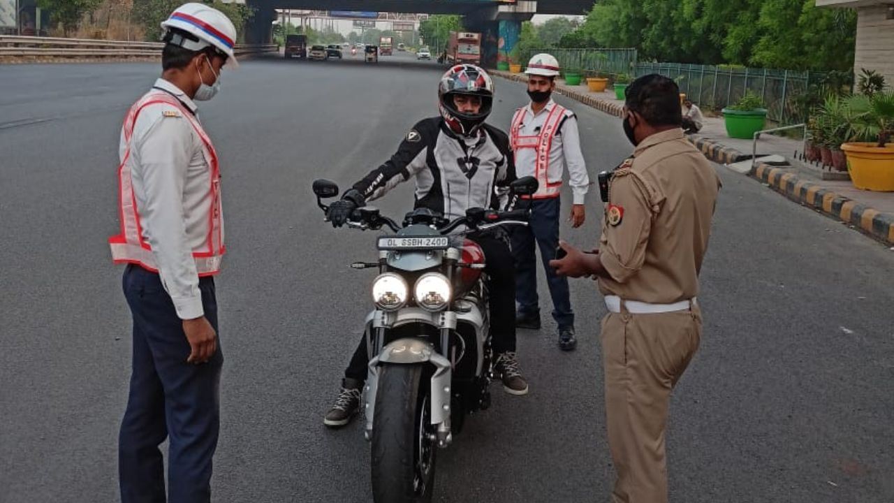 आपका चालान भी दो बार से ज्यादा कट चुका तो सावधान! अब डीएल किया जाएगा सस्पेंड आपका चालान भी दो बार से ज्यादा कट चुका तो सावधान! अब डीएल किया जाएगा सस्पेंड