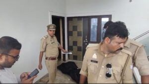 लखनऊ के VIP इलाके में ठेकेदार की गला रेतकर हत्या, हिरासत में दो महिलाएं लखनऊ के VIP इलाके में ठेकेदार की गला रेतकर हत्या, हिरासत में दो महिलाएं