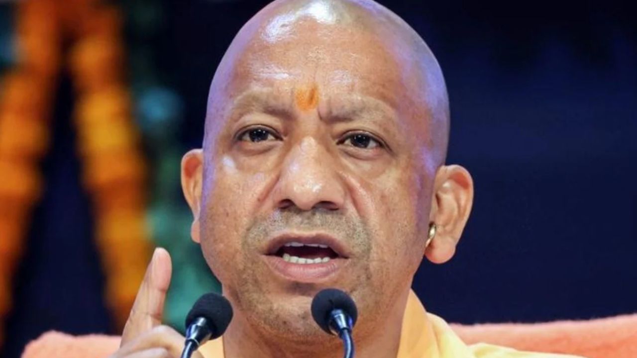 गोरखपुर लिंक एक्सप्रेसवे बनकर तैयार, मेरठ-एक्सप्रेसवे पर चली गोली; यूपी की 9 बड़ी खबरें गोरखपुर लिंक एक्सप्रेसवे बनकर तैयार, मेरठ-एक्सप्रेसवे पर चली गोली; यूपी की 9 बड़ी खबरें