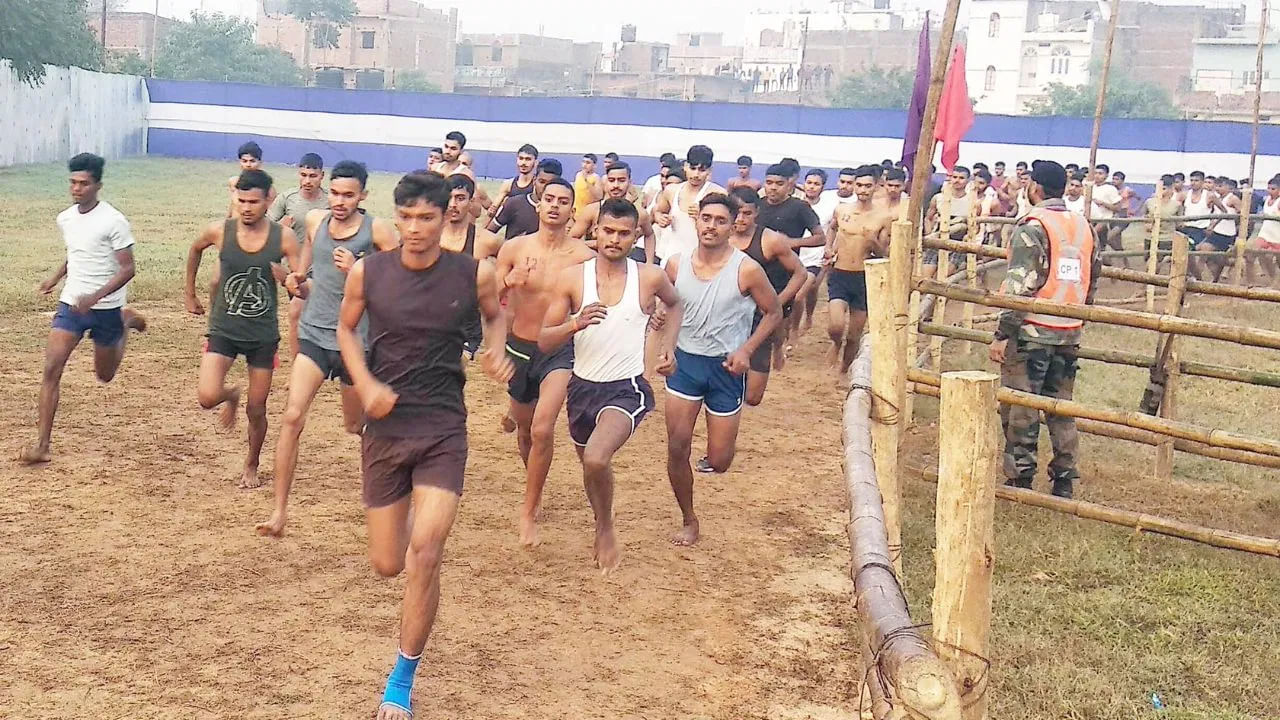 अग्निवीर भर्ती रैली 2025: लिखित परीक्षा के बाद अब फिजिकल टेस्ट की तैयारी, कब जारी होगा शेड्यूल? अग्निवीर भर्ती रैली 2025: लिखित परीक्षा के बाद अब फिजिकल टेस्ट की तैयारी, कब जारी होगा शेड्यूल?