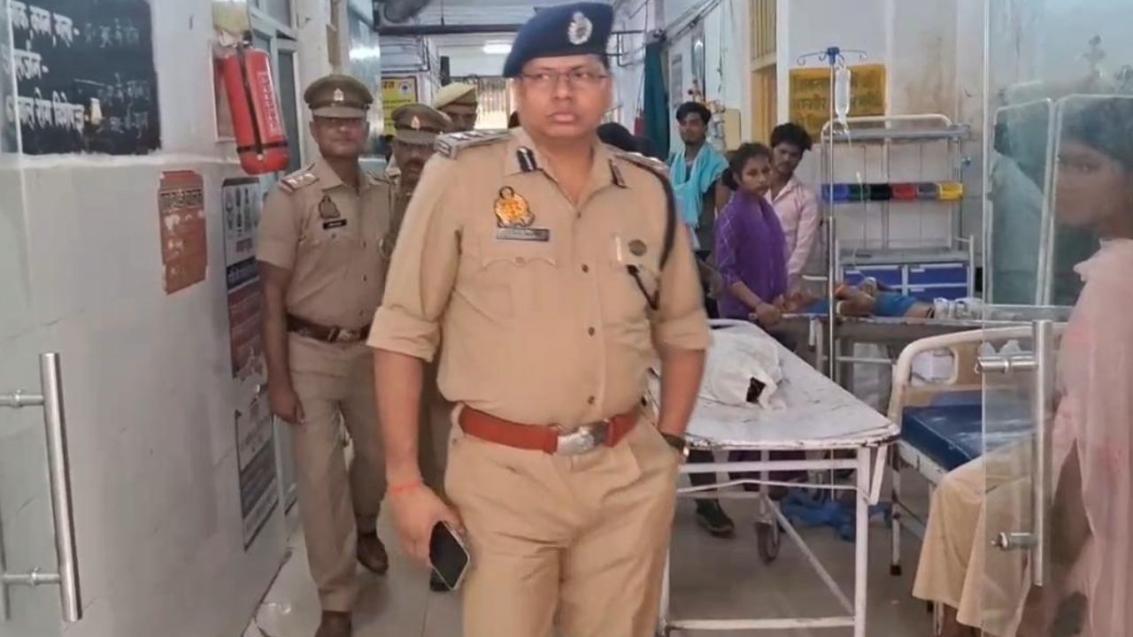 पहले मां और अपने दो बच्चों को मारी गोली, फिर खुद को भी भूना… आजमगढ़ में मौत का तांडव पहले मां और अपने दो बच्चों को मारी गोली, फिर खुद को भी भूना… आजमगढ़ में मौत का तांडव