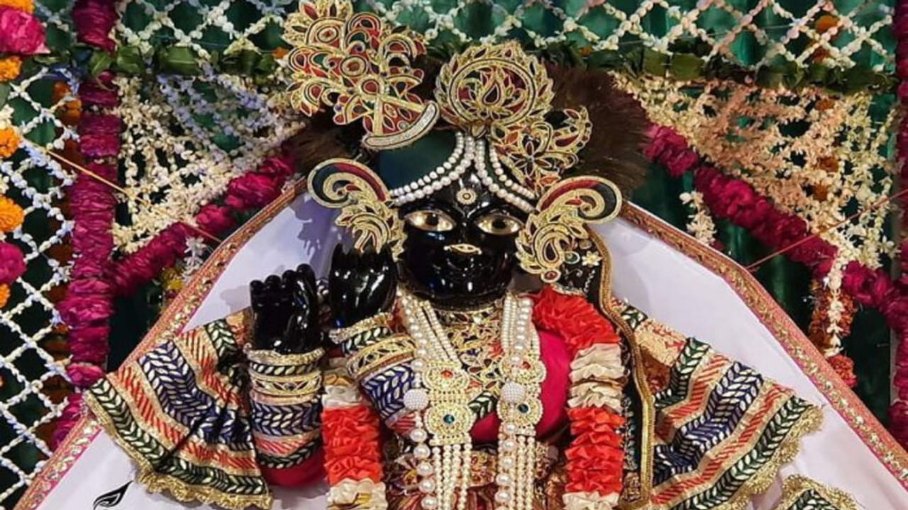 ठाकुर बांके बिहारी पहली बार हिंडोले में कब हुए थे विराजमान? देश की आजादी से जुड़ा है राज