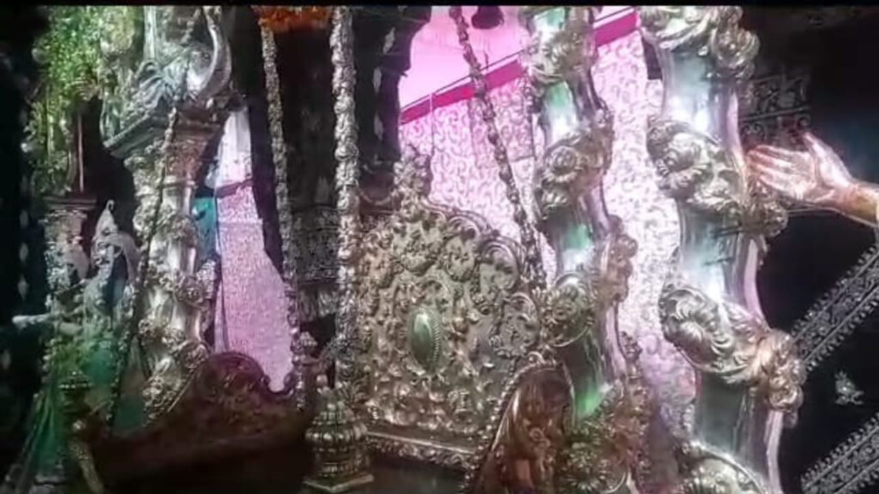 ठाकुर बांके बिहारी पहली बार हिंडोले में कब हुए थे विराजमान? देश की आजादी से जुड़ा है राज