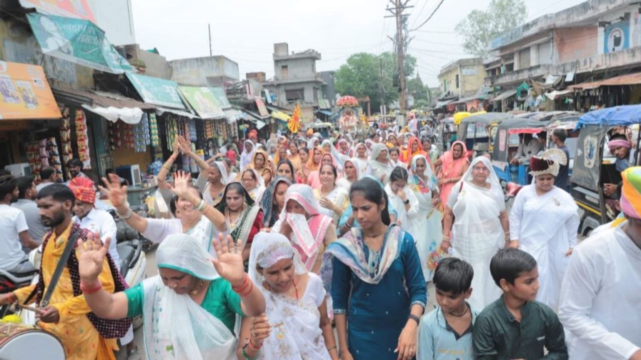 न दूल्हा, न बारात… फिर भी हुई शादी, चार युवतियों ने ऐसे किया अनोखा विवाह