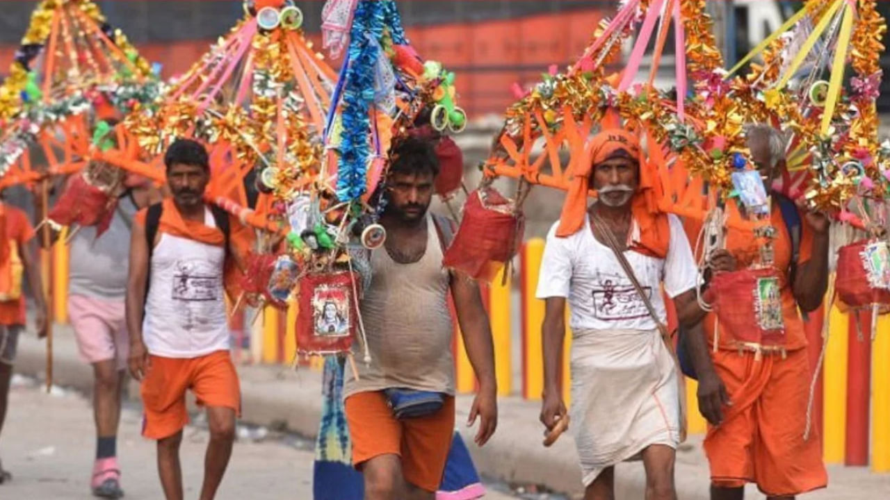 मुरादाबाद: नीलकंठ ढाबा चला रहा था शराफत हुसैन, QR लगाने गई टीम के सामने हुआ खुलासा! मुरादाबाद: नीलकंठ ढाबा चला रहा था शराफत हुसैन, QR लगाने गई टीम के सामने हुआ खुलासा!