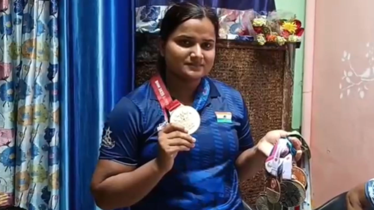 उन्नाव की बेटी ने अमेरिका में रचा इतिहास! नितिका ने वर्ल्ड पुलिस फायर गेम्स में जीता गोल्ड उन्नाव की बेटी ने अमेरिका में रचा इतिहास! नितिका ने वर्ल्ड पुलिस फायर गेम्स में जीता गोल्ड