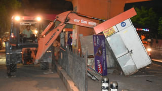 वाराणसी के नाइट मार्केट पर चला बुलडोजर, कैंट स्टेशन के सामने की 250 दुकानें जमींदोज