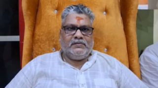विंध्यवासिनी मंदिर में दक्षिणा को लेकर भिंड़े पंडे, कैंची से हमला… 7 को किया सस्पेंड