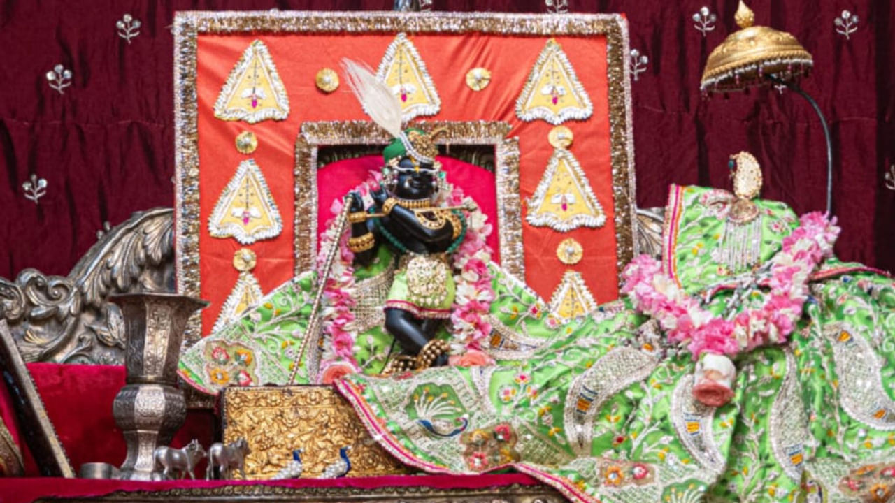 वृन्दावन का राधा रमण लाल मंदिर, जहां स्वयं प्रकट हुए थे ठाकुर जी, रोचक है रहस्य