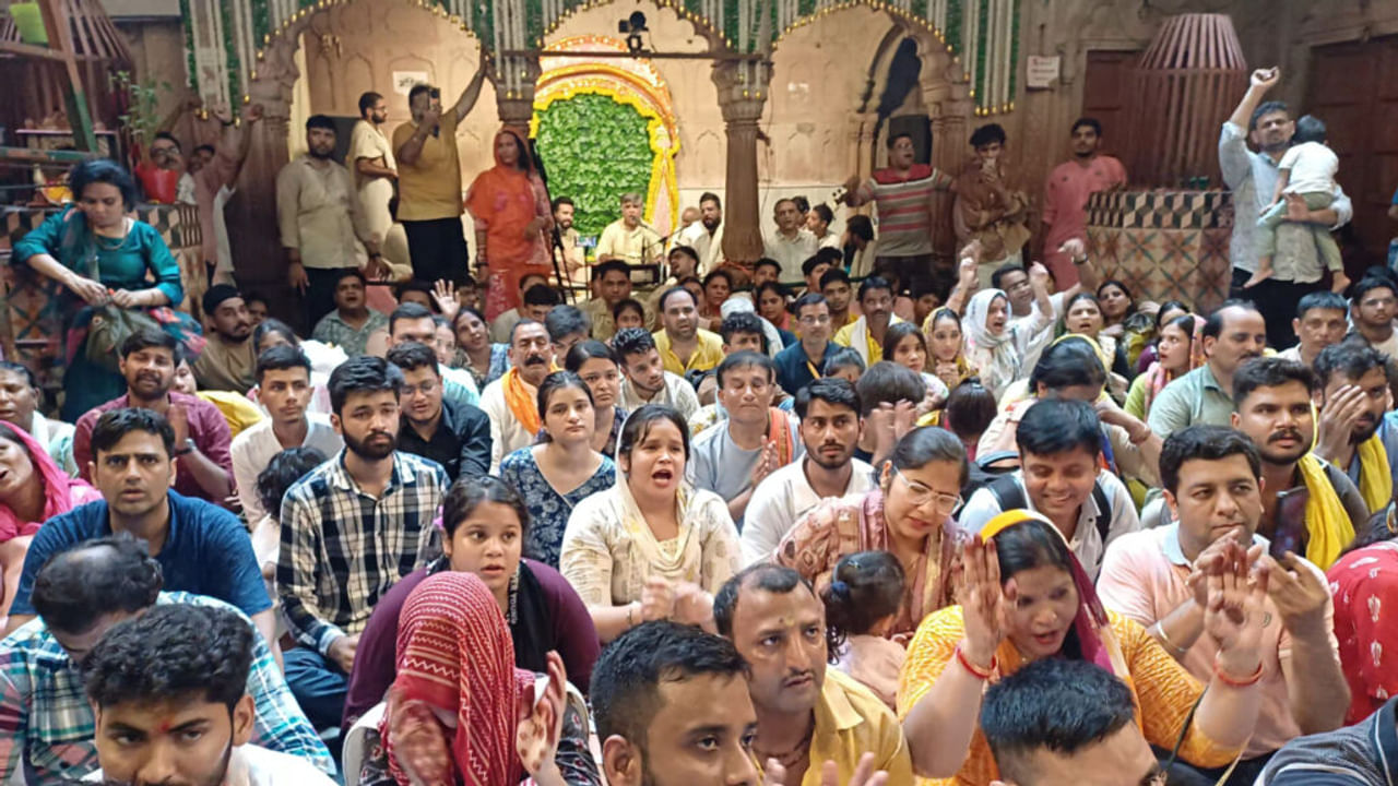 वृन्दावन का राधा रमण लाल मंदिर, जहां स्वयं प्रकट हुए थे ठाकुर जी, रोचक है रहस्य