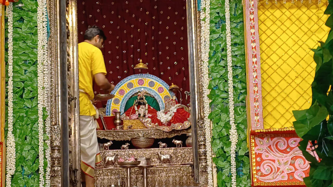 वृन्दावन का राधा रमण लाल मंदिर, जहां स्वयं प्रकट हुए थे ठाकुर जी, रोचक है रहस्य