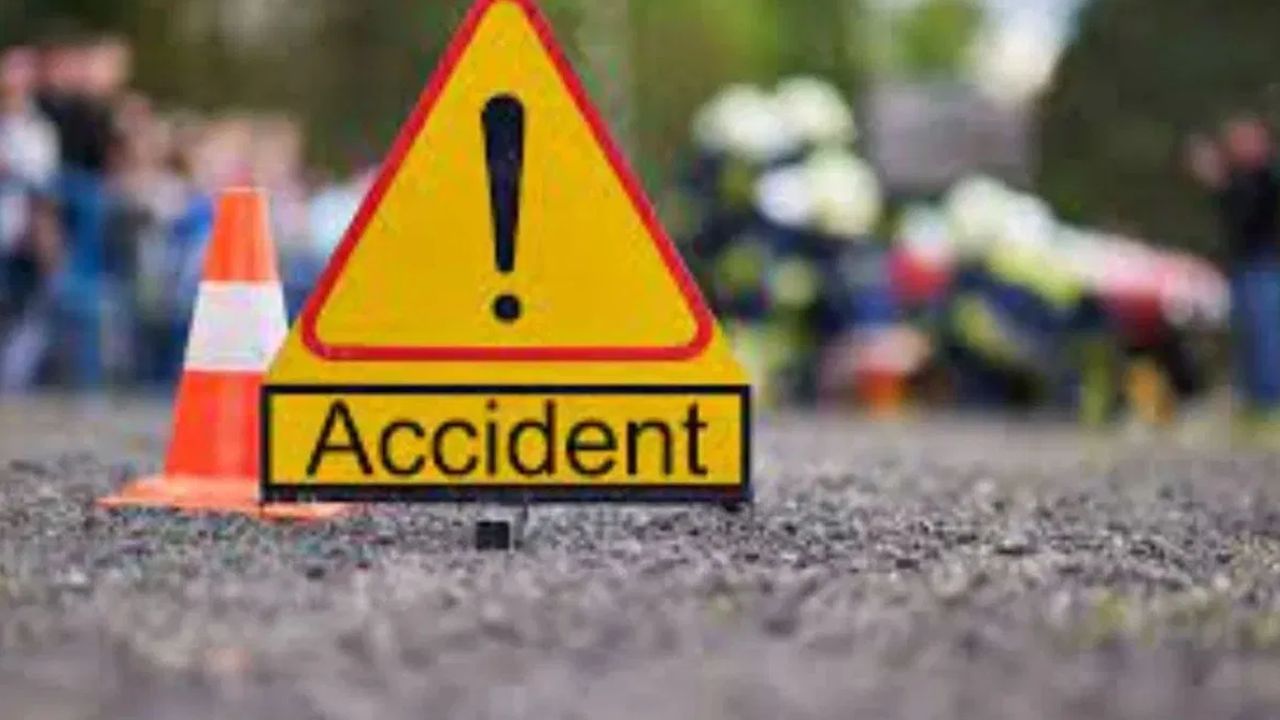 यमुना एक्सप्रेस वे पर रफ्तार का कहर! ट्रक में घुसी कार, 6 लोगों की मौके पर मौत; दो की हालत नाजुक यमुना एक्सप्रेस वे पर रफ्तार का कहर! ट्रक में घुसी कार, 6 लोगों की मौके पर मौत; दो की हालत नाजुक
