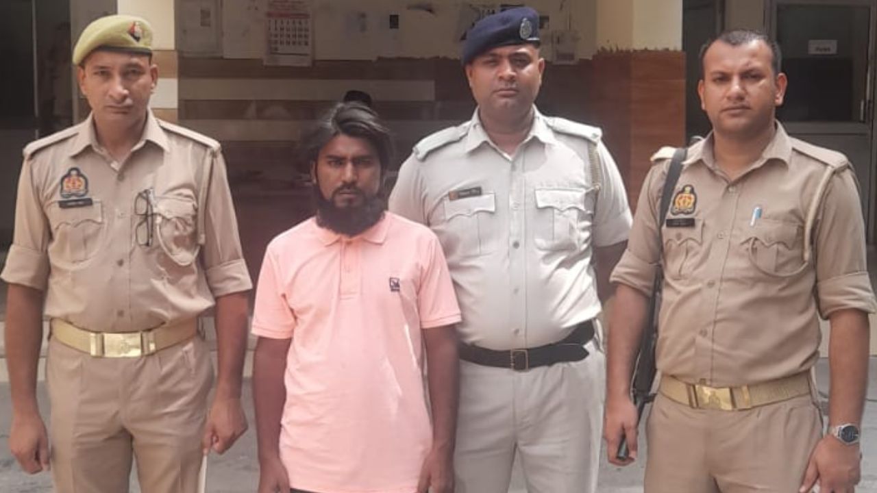 दार्जिलिंग से नाबालिग छात्रा को भगाकर लाने वाला मौलाना पहुंचा सलाखों के पीछे… पुलिस ने मुरादाबाद से किया गिरफ्तार दार्जिलिंग से नाबालिग छात्रा को भगाकर लाने वाला मौलाना पहुंचा सलाखों के पीछे… पुलिस ने मुरादाबाद से किया गिरफ्तार