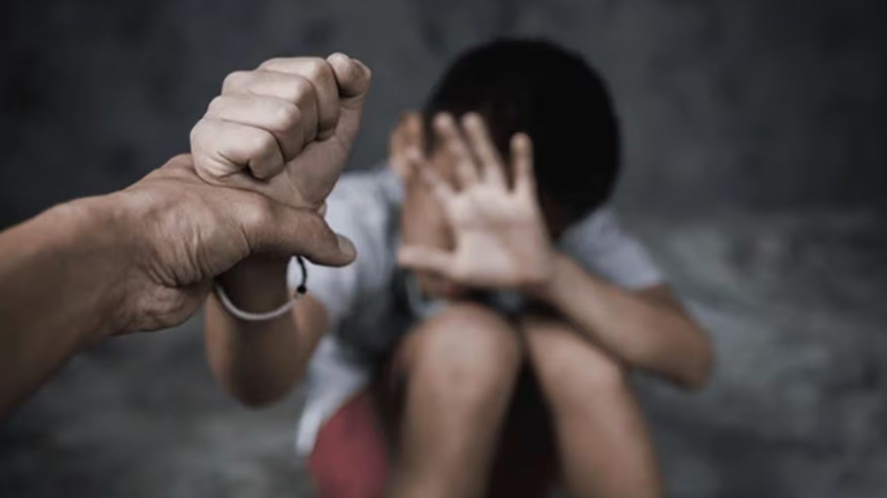 80 लाख की फिरौती के लिए बच्चे को अगवा किया, रोया तो घोंट दिया गला; 80 दिन बाद मिला शव 80 लाख की फिरौती के लिए बच्चे को अगवा किया, रोया तो घोंट दिया गला; 80 दिन बाद मिला शव