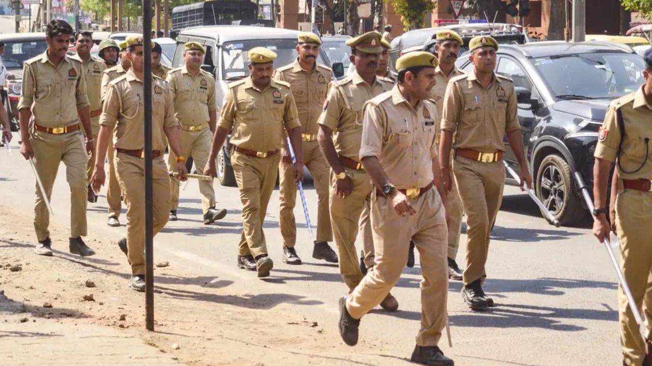 बीवी से दुखी था… कर लिया सुसाइड, वीडियो भी बनाया; आगरा में मचा हड़कंप बीवी से दुखी था… कर लिया सुसाइड, वीडियो भी बनाया; आगरा में मचा हड़कंप