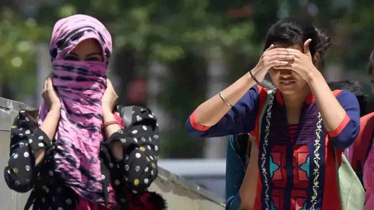 आखिर कब तक सताएगी ये गर्मी! लखनऊ सहित जानते हैं जिले में कैसा रहने वाला है मौसम? आखिर कब तक सताएगी ये गर्मी! लखनऊ सहित जानते हैं जिले में कैसा रहने वाला है मौसम?