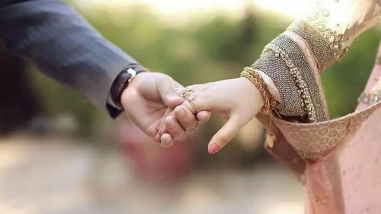 तलाकशुदा महिलाओं से करता था शादी, 5 पत्नियों के पति की कुछ यूं खुली पोल तलाकशुदा महिलाओं से करता था शादी, 5 पत्नियों के पति की कुछ यूं खुली पोल