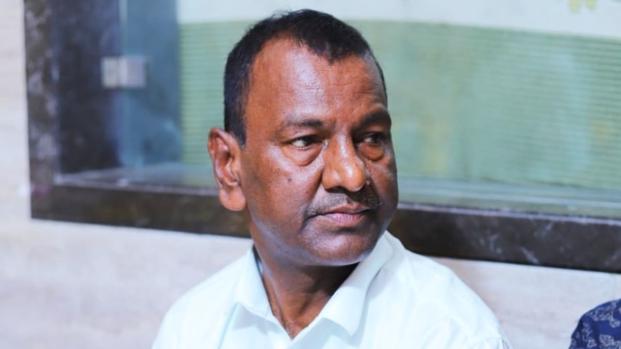 घर से ऑफिस के लिए निकला था रेलवे अफसर, 3 दिन बाद नाले में मिली लाश, किसने किया मर्डर? घर से ऑफिस के लिए निकला था रेलवे अफसर, 3 दिन बाद नाले में मिली लाश, किसने किया मर्डर?
