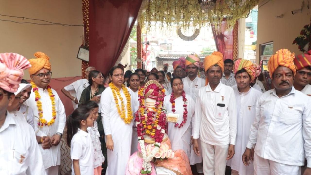 न दूल्हा, न बारात… फिर भी हुई शादी, चार युवतियों ने ऐसे किया अनोखा विवाह
