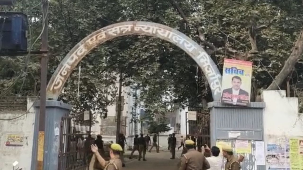 वाह रे UP पुलिस! बड़े भाई की हो गई मौत तो छोटे को पकड़ कर भेज दिया जेल, हैरान कर देगी कहानी वाह रे UP पुलिस! बड़े भाई की हो गई मौत तो छोटे को पकड़ कर भेज दिया जेल, हैरान कर देगी कहानी
