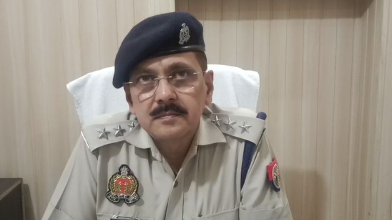 ‘बेटी क्यों पैदा की…’ ससुरालवालों पर महिला की हत्या का आरोप, पति हिरासत में ‘बेटी क्यों पैदा की…’ ससुरालवालों पर महिला की हत्या का आरोप, पति हिरासत में