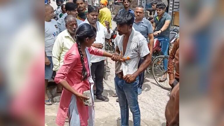 शोहदे पर भारी पड़ी छेड़खानी, लड़की ने खूब बजाए थप्पड़; वीडियो वायरल