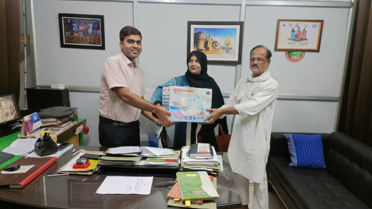 भईया हमको सिलाई मशीन दिला दो… CM योगी से लगाई गुहार, 2 घंटे में बहन की इच्छा पूरी
