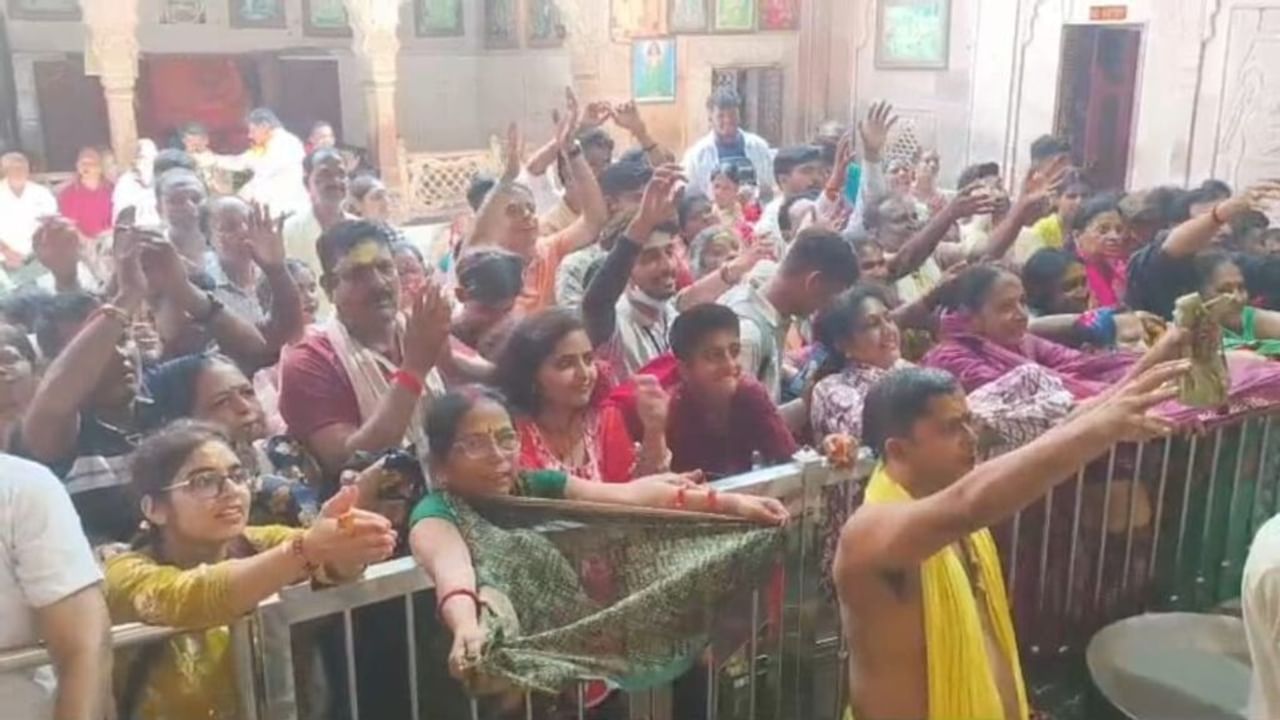 जन्माष्टमी के 6 दिन बाद, वृंदावन के में ऐसे मनाया जा रहा है कन्हैया का छठी महोत्सव