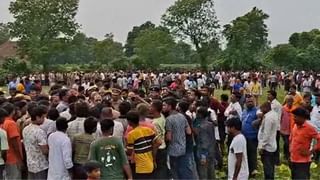 तालाब में मिला BJP बूथ अध्यक्ष का शव, गुस्साई पत्नी ने फाड़ दी कोतवाल की वर्दी